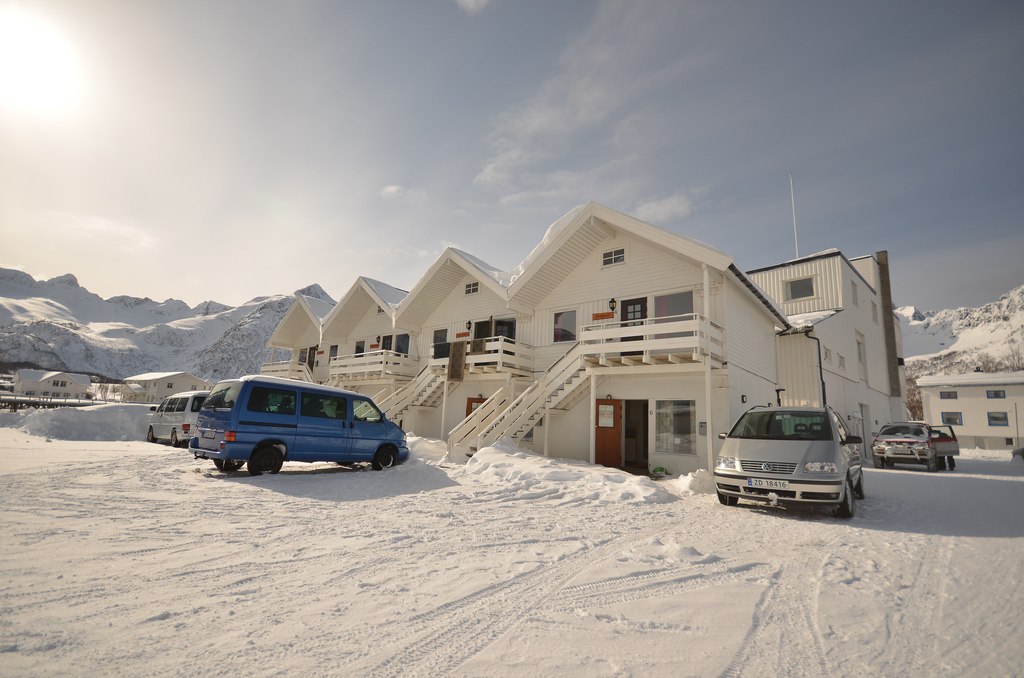 /pictures/mefjbryg/BO/Liten hytte/Small cabin view in winter time.jpg